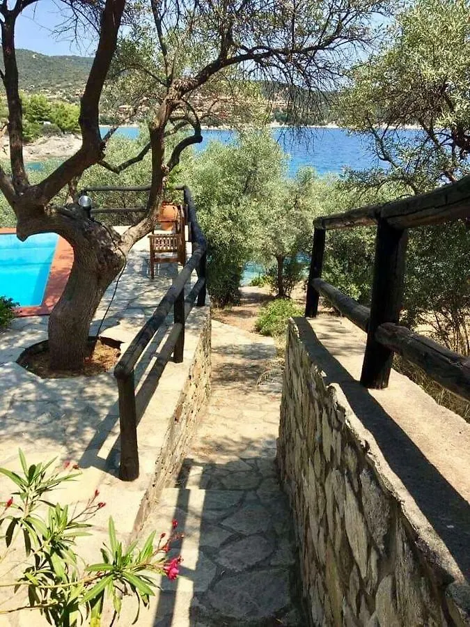 Villa Valia: Traditional Luxurious Residence Pyrgadikia