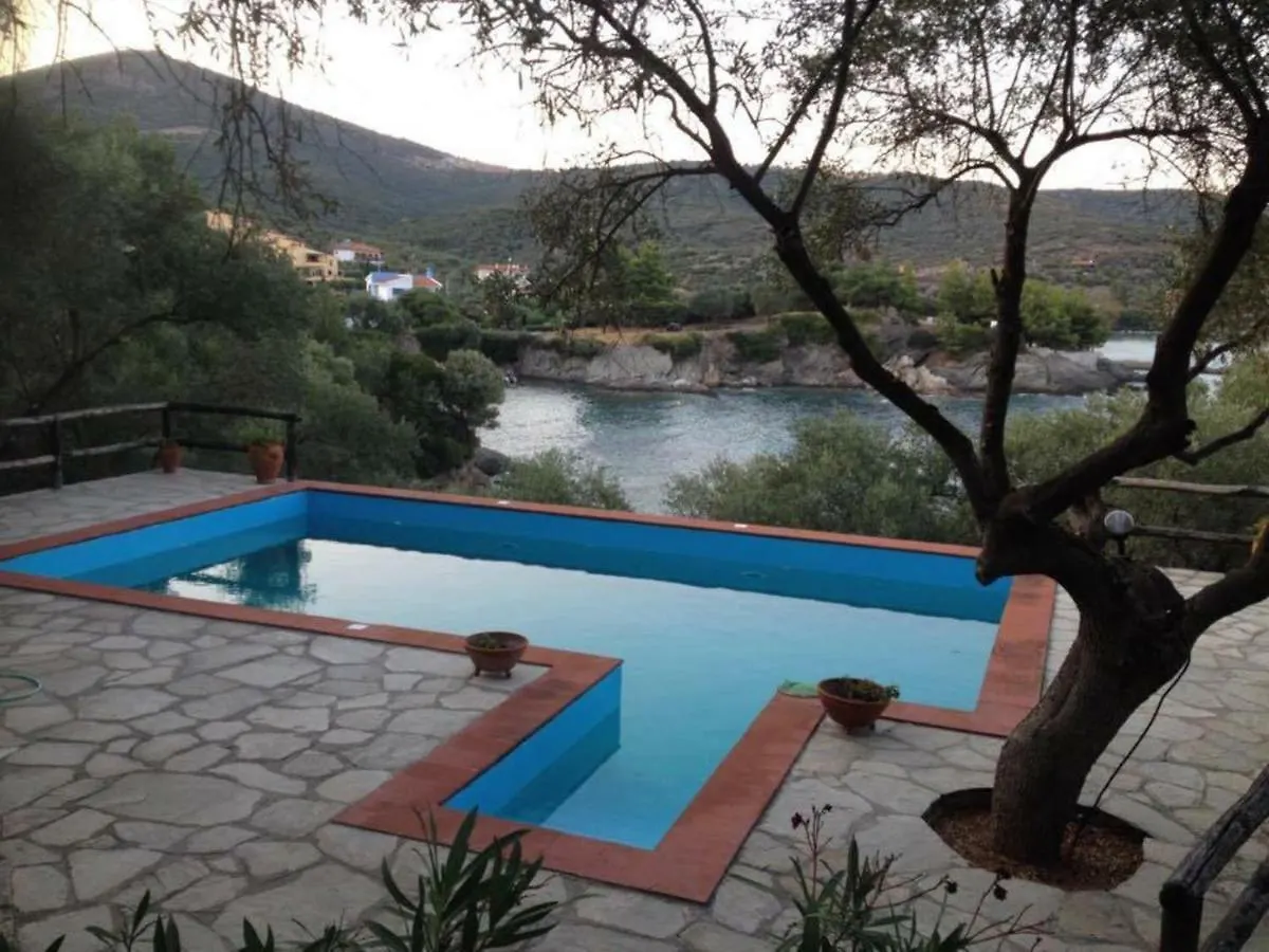 Villa Valia: Traditional Luxurious Residence Pyrgadikia